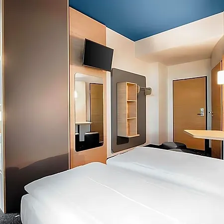 Hotel B&B Hotel Ulm 3*