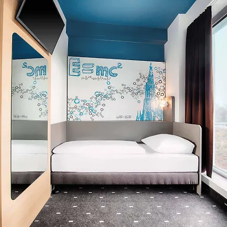 B&B Hotel Ulm Отель 3*